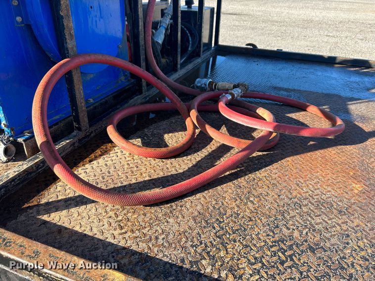 image for item KH9627 2013 Ford F550 Super Duty XL  Crew Cab flatbed truck