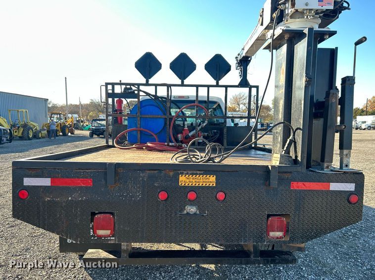 image for item KH9627 2013 Ford F550 Super Duty XL  Crew Cab flatbed truck