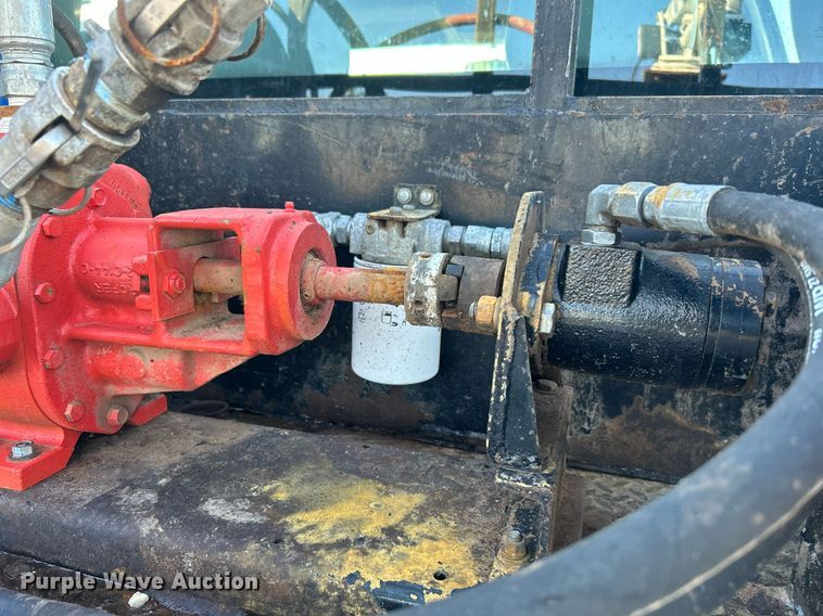 image for item KH9627 2013 Ford F550 Super Duty XL  Crew Cab flatbed truck