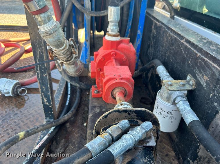 image for item KH9627 2013 Ford F550 Super Duty XL  Crew Cab flatbed truck