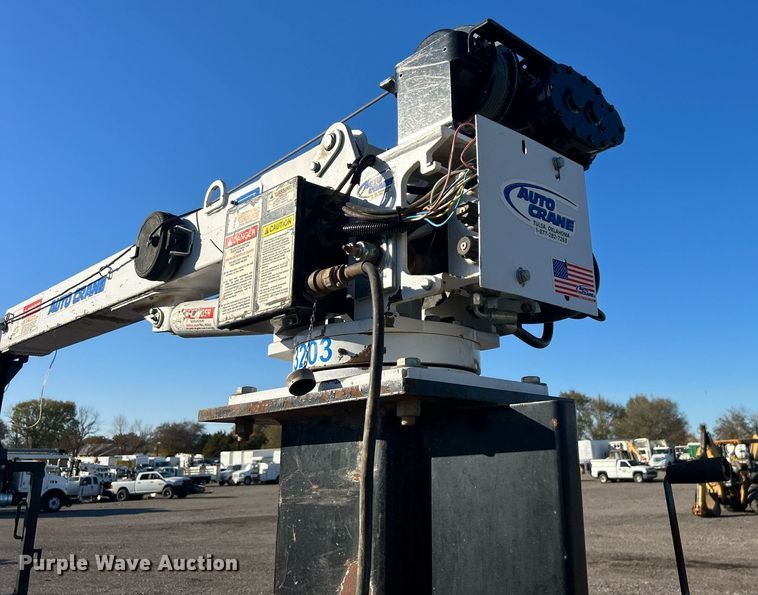 image for item KH9627 2013 Ford F550 Super Duty XL  Crew Cab flatbed truck