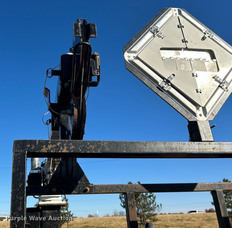 image for item KH9627 2013 Ford F550 Super Duty XL  Crew Cab flatbed truck