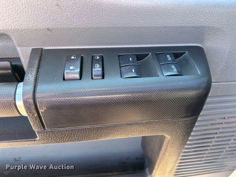 image for item KH9627 2013 Ford F550 Super Duty XL  Crew Cab flatbed truck