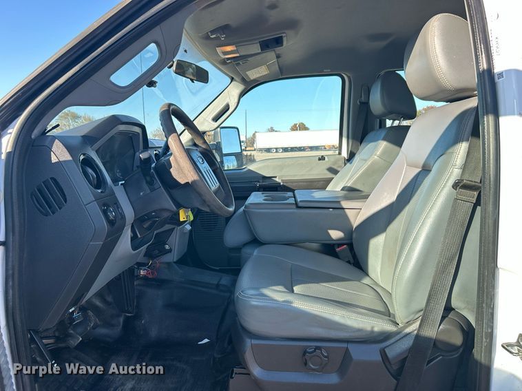 image for item KH9627 2013 Ford F550 Super Duty XL  Crew Cab flatbed truck