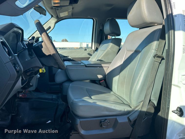 image for item KH9627 2013 Ford F550 Super Duty XL  Crew Cab flatbed truck