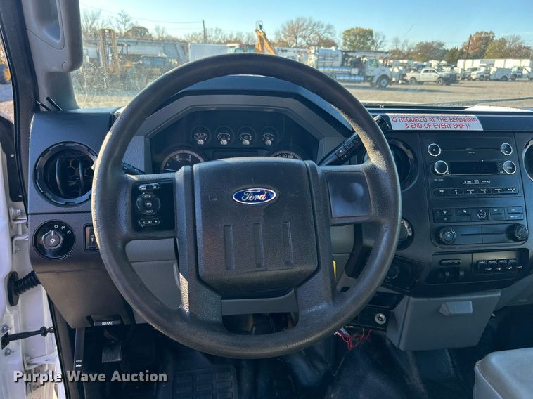 image for item KH9627 2013 Ford F550 Super Duty XL  Crew Cab flatbed truck