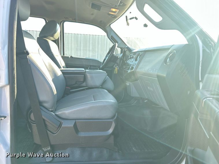 image for item KH9627 2013 Ford F550 Super Duty XL  Crew Cab flatbed truck