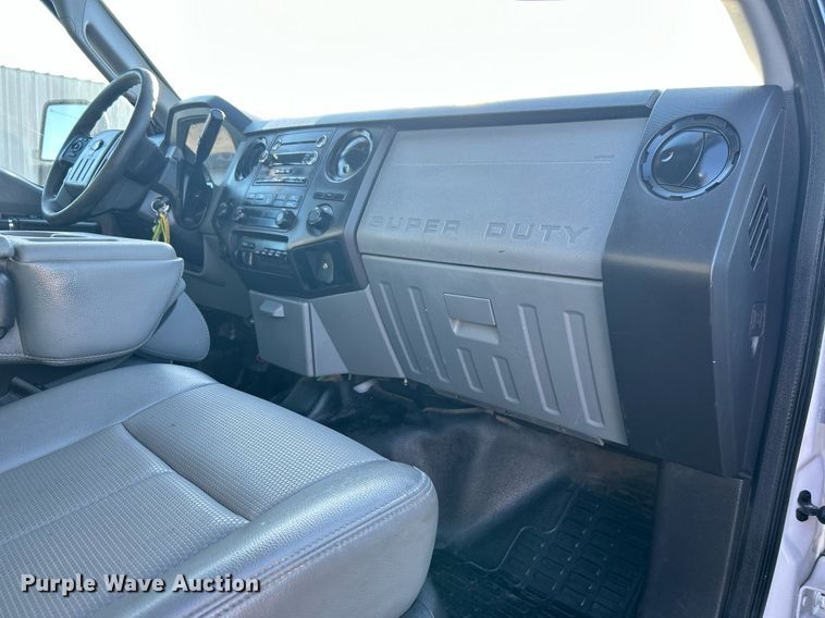 image for item KH9627 2013 Ford F550 Super Duty XL  Crew Cab flatbed truck