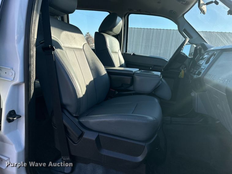 image for item KH9627 2013 Ford F550 Super Duty XL  Crew Cab flatbed truck