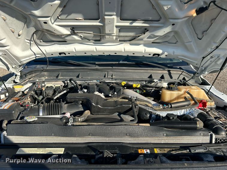 image for item KH9627 2013 Ford F550 Super Duty XL  Crew Cab flatbed truck