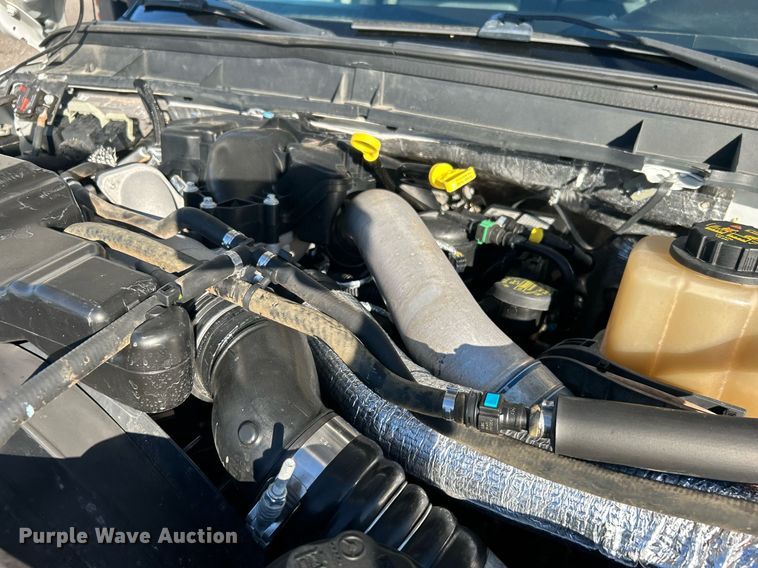 image for item KH9627 2013 Ford F550 Super Duty XL  Crew Cab flatbed truck