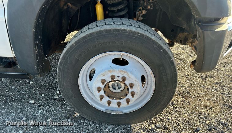 image for item KH9627 2013 Ford F550 Super Duty XL  Crew Cab flatbed truck