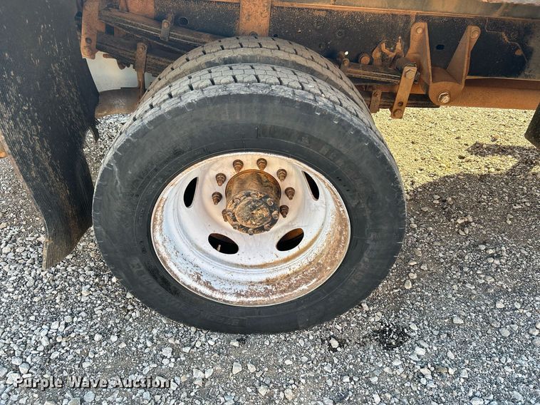 image for item KH9627 2013 Ford F550 Super Duty XL  Crew Cab flatbed truck