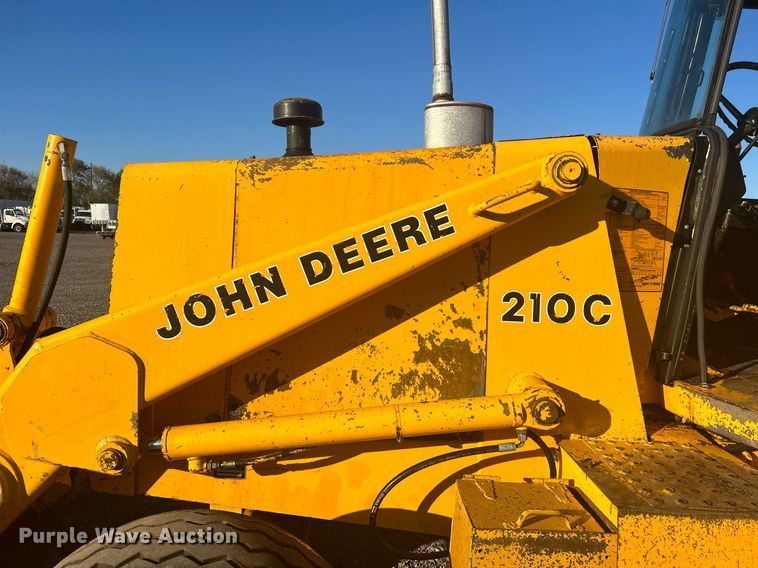image for item KH9628 1988 John Deere 210C  backhoe