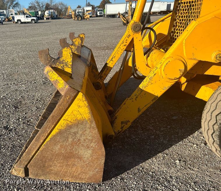 image for item KH9628 1988 John Deere 210C  backhoe