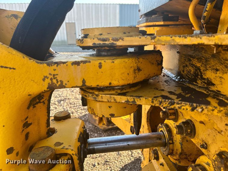 image for item KH9628 1988 John Deere 210C  backhoe