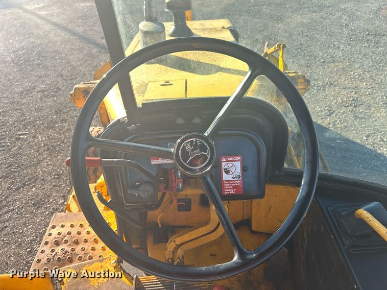 image for item KH9628 1988 John Deere 210C  backhoe