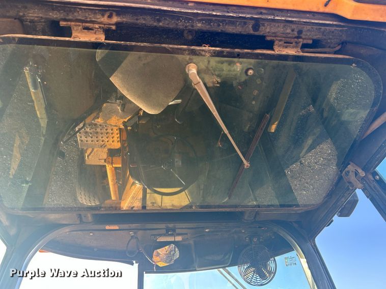 image for item KH9628 1988 John Deere 210C  backhoe