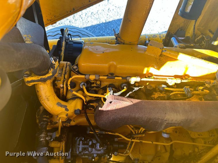 image for item KH9628 1988 John Deere 210C  backhoe