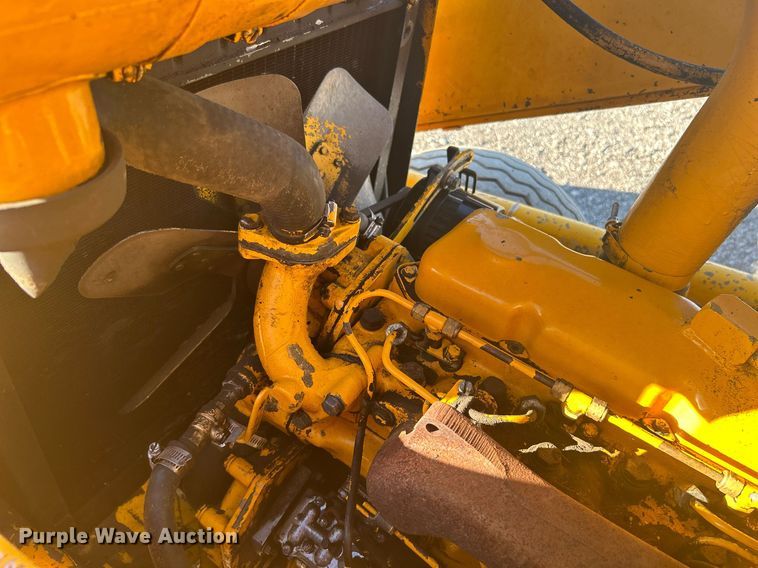 image for item KH9628 1988 John Deere 210C  backhoe