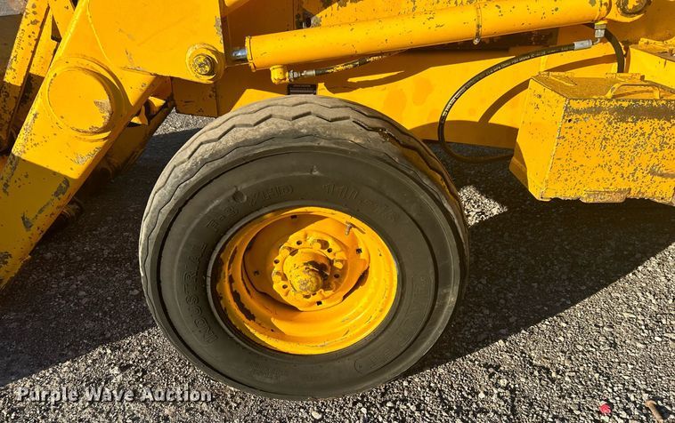 image for item KH9628 1988 John Deere 210C  backhoe