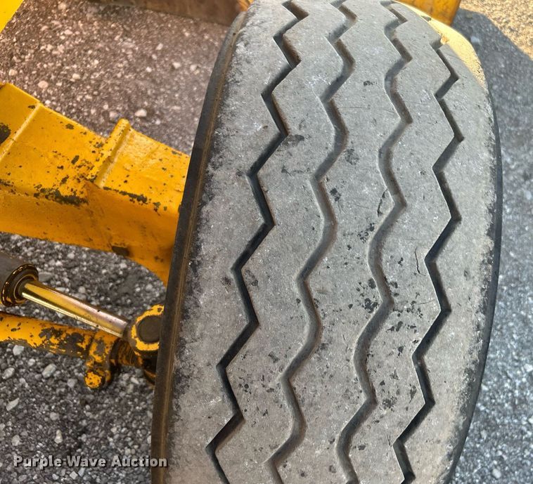 image for item KH9628 1988 John Deere 210C  backhoe