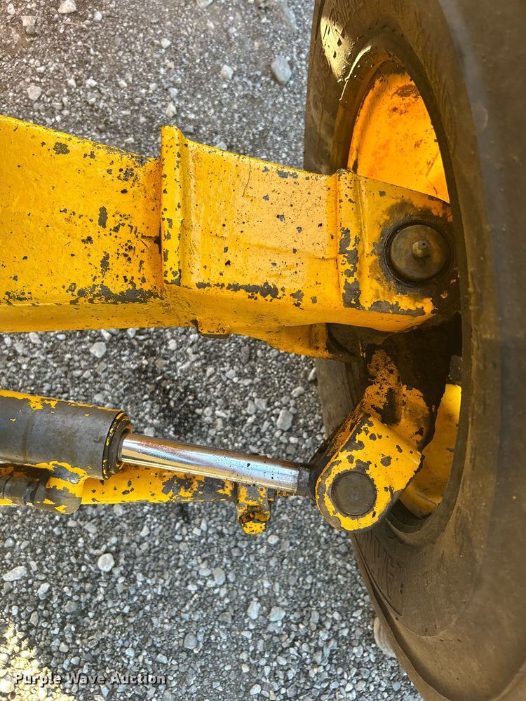 image for item KH9628 1988 John Deere 210C  backhoe