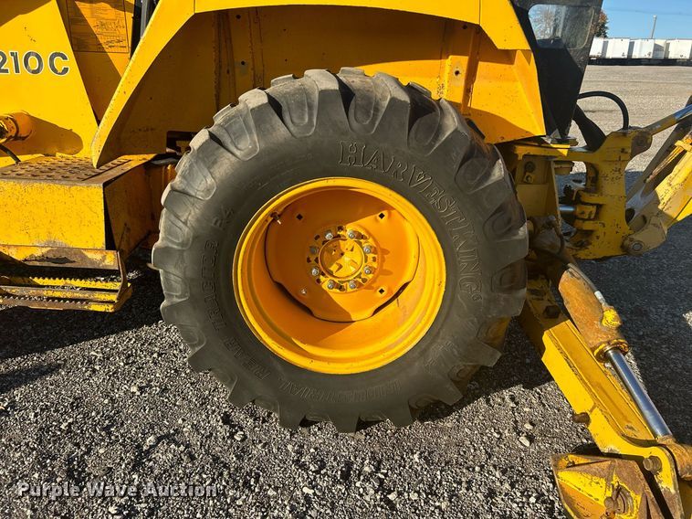 image for item KH9628 1988 John Deere 210C  backhoe