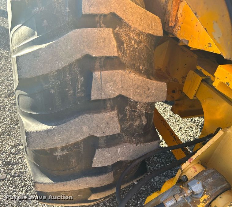 image for item KH9628 1988 John Deere 210C  backhoe