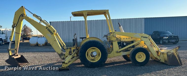 image for item KH9629 Ford  backhoe