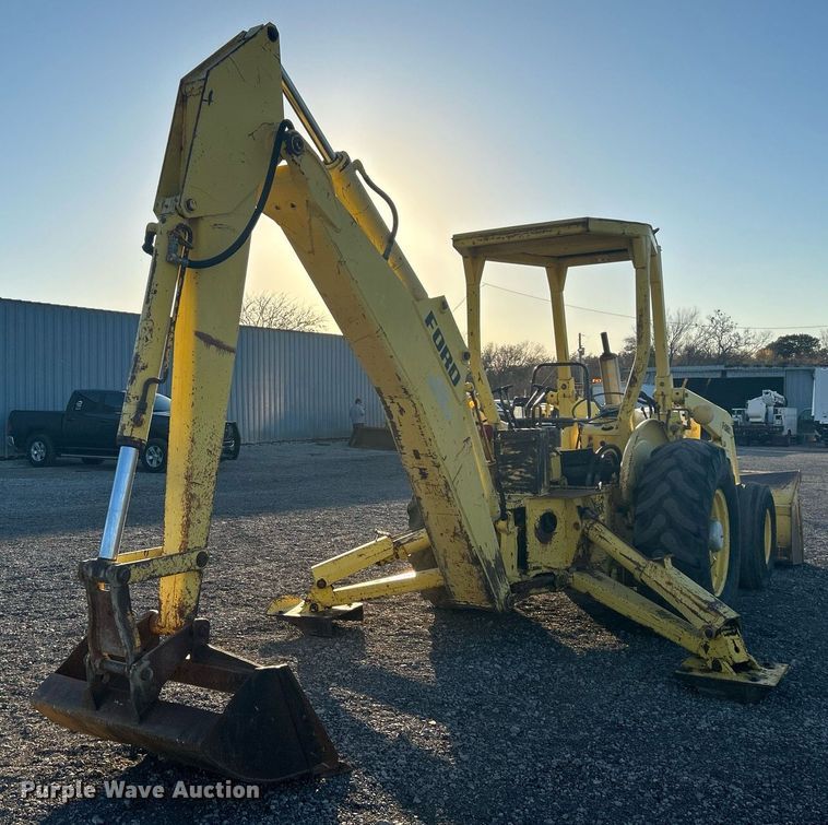 image for item KH9629 Ford  backhoe