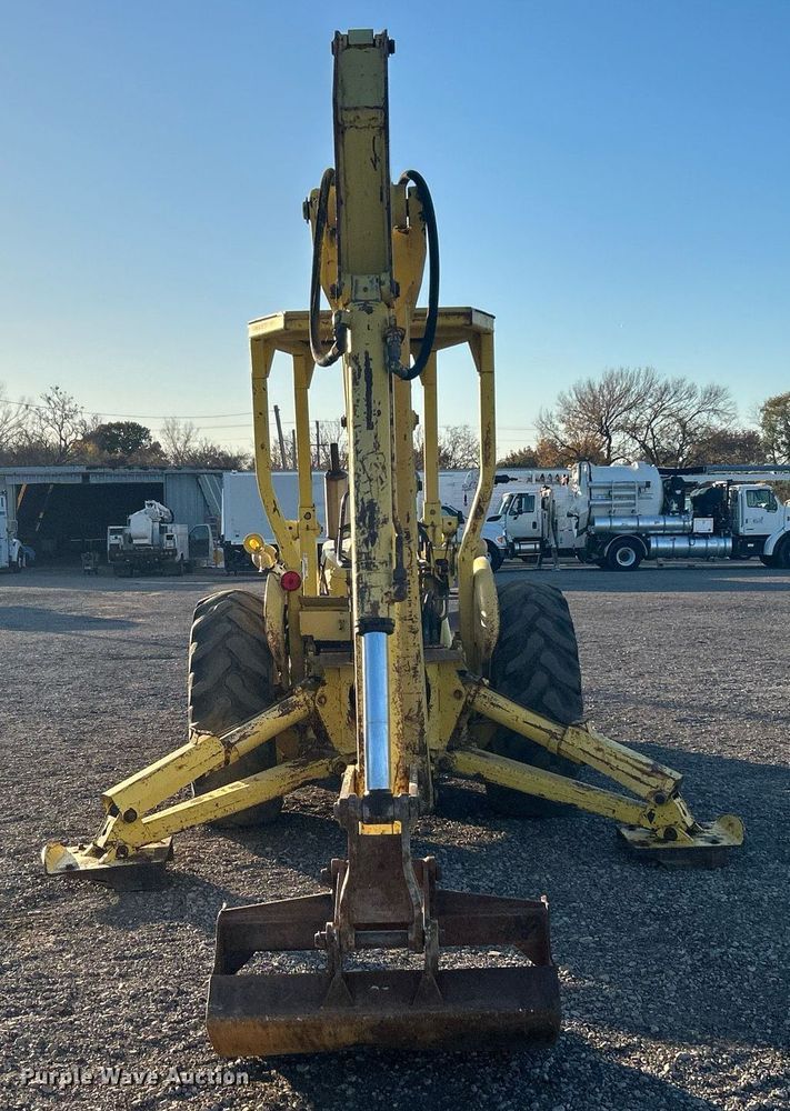 image for item KH9629 Ford  backhoe