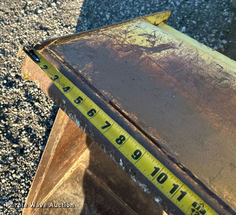 image for item KH9629 Ford  backhoe