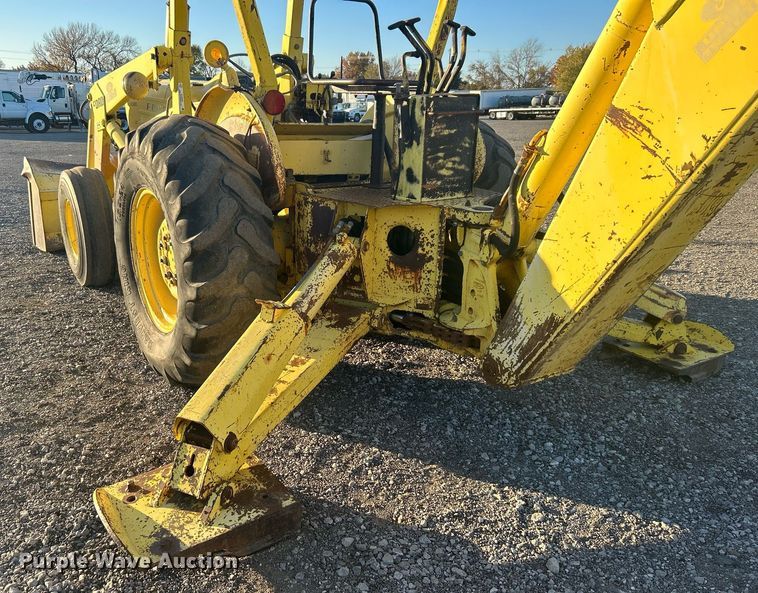 image for item KH9629 Ford  backhoe
