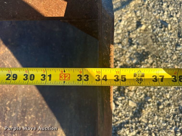 image for item KH9629 Ford  backhoe