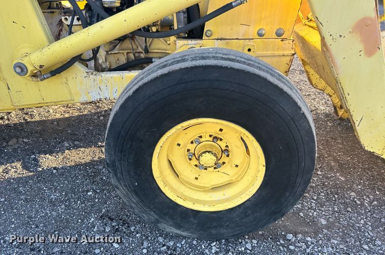 image for item KH9629 Ford  backhoe