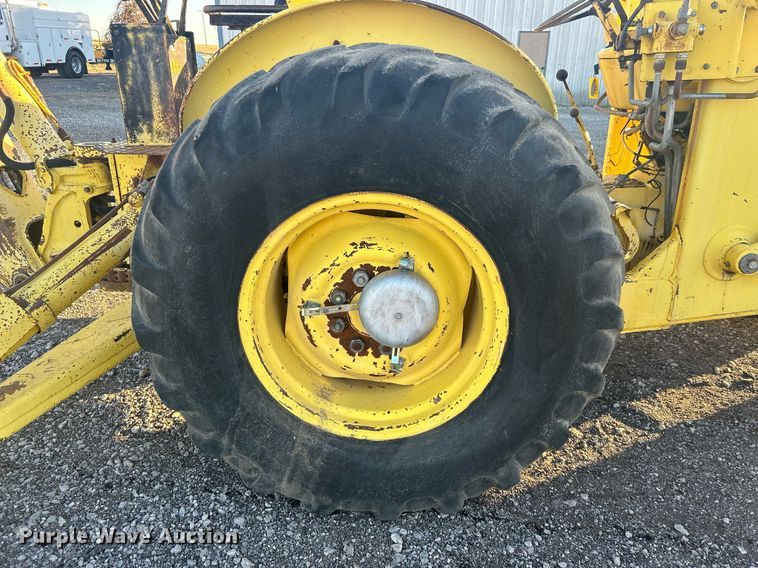 image for item KH9629 Ford  backhoe