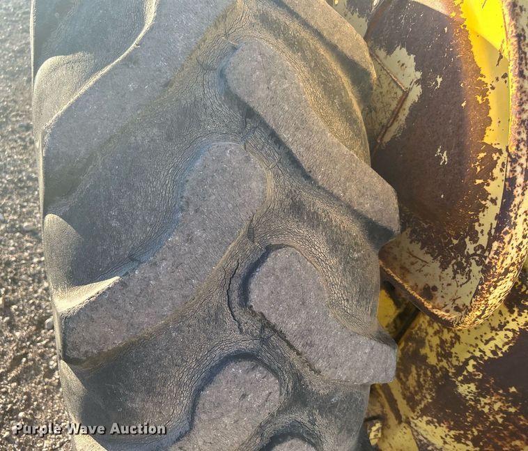 image for item KH9629 Ford  backhoe