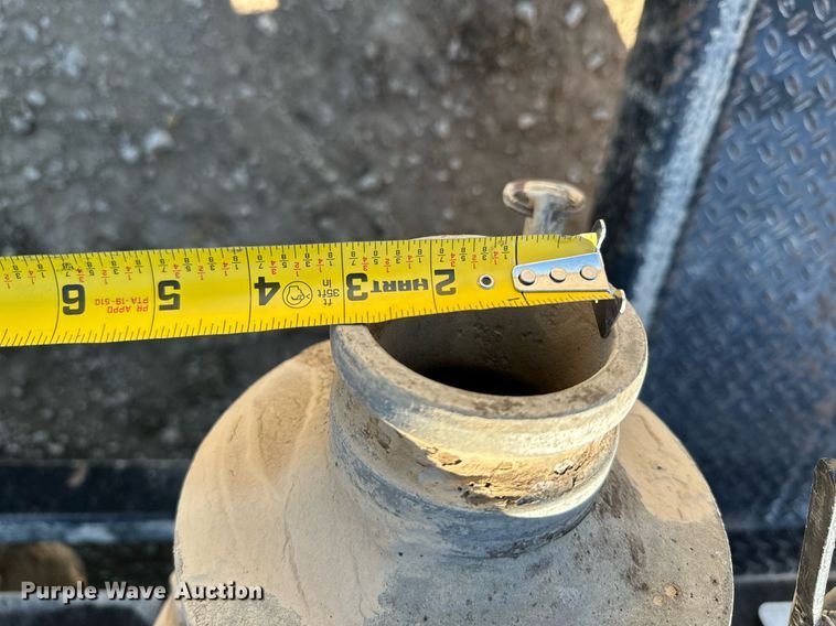 image for item KT9131 2003 International 5500i  vacuum truck