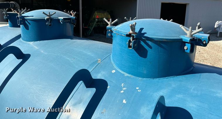 image for item KT9131 2003 International 5500i  vacuum truck