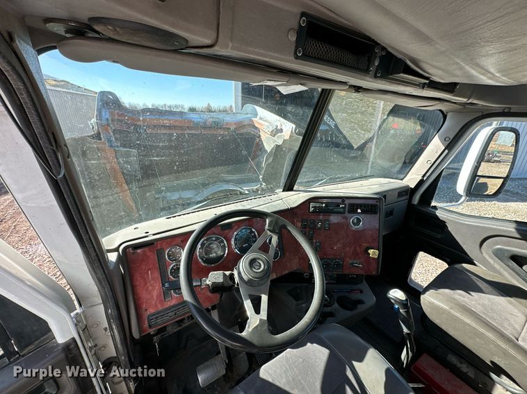 image for item KT9131 2003 International 5500i  vacuum truck