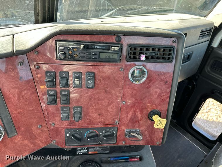 image for item KT9131 2003 International 5500i  vacuum truck