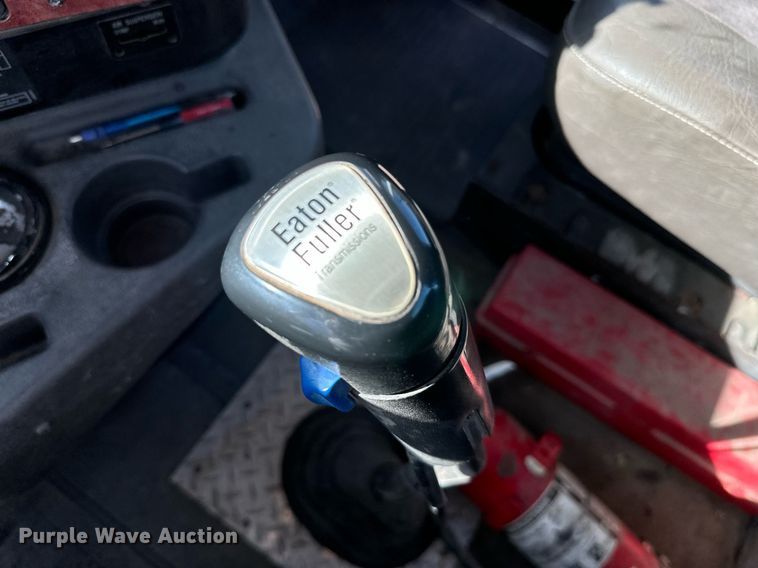 image for item KT9131 2003 International 5500i  vacuum truck