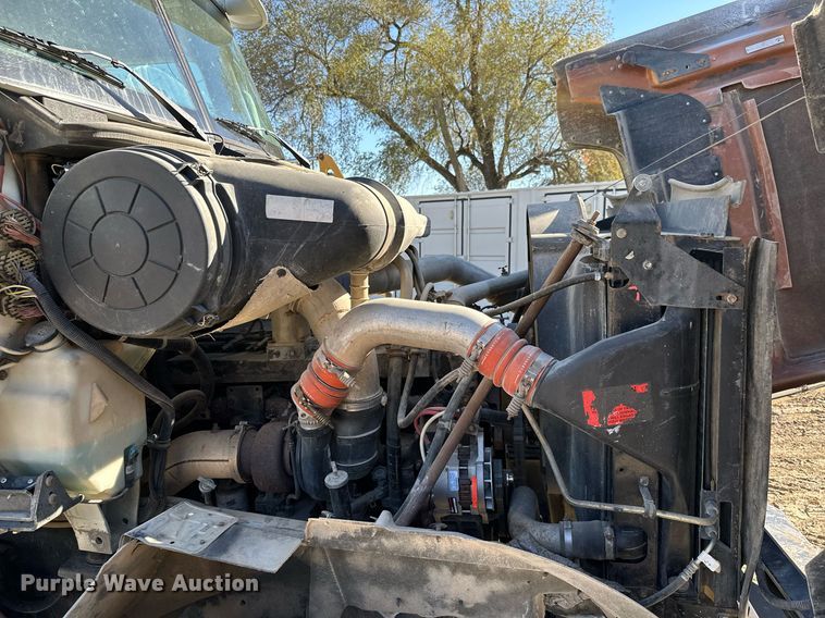 image for item KT9131 2003 International 5500i  vacuum truck