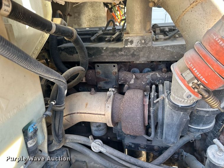 image for item KT9131 2003 International 5500i  vacuum truck