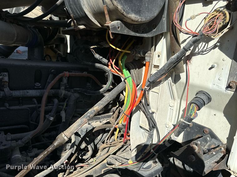 image for item KT9131 2003 International 5500i  vacuum truck