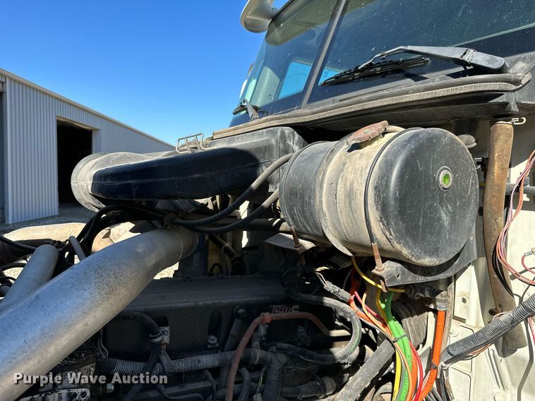 image for item KT9131 2003 International 5500i  vacuum truck