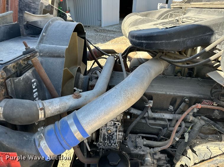 image for item KT9131 2003 International 5500i  vacuum truck