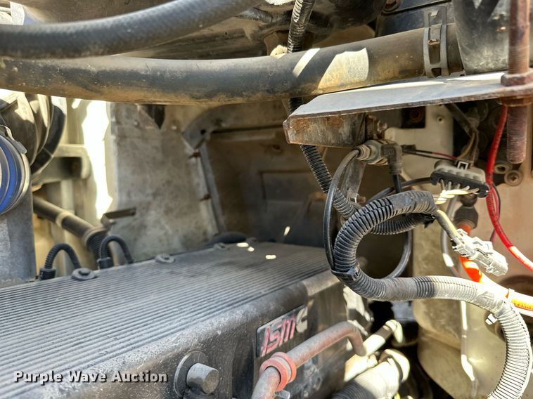 image for item KT9131 2003 International 5500i  vacuum truck