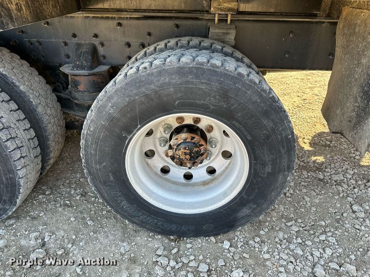 image for item KT9131 2003 International 5500i  vacuum truck